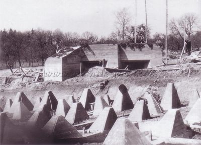 WW12